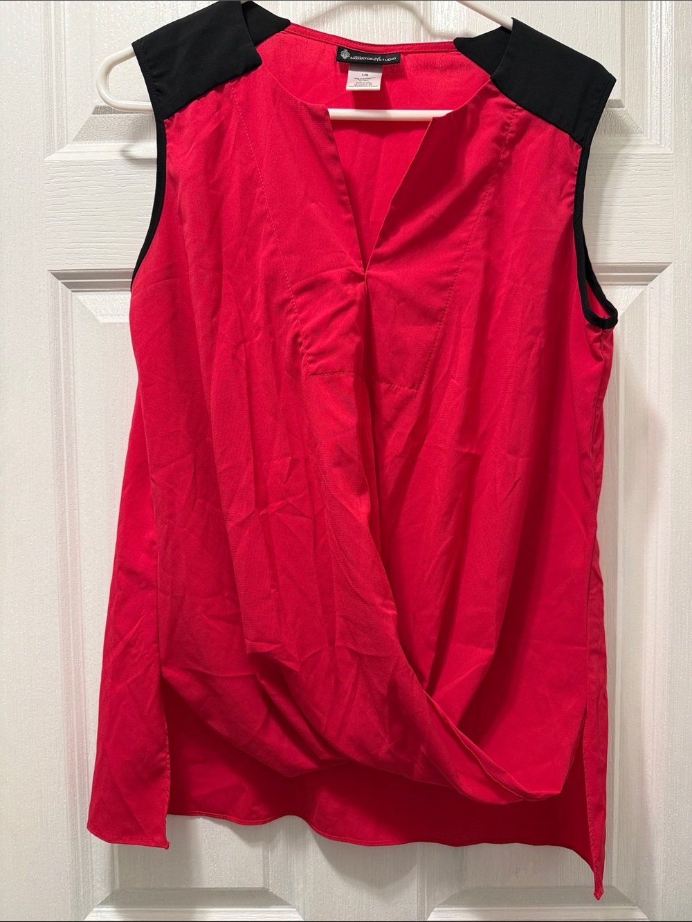 Worthington Fuchsia Sleeveless Draped V-Neck Tank with Black Shoulder Trim